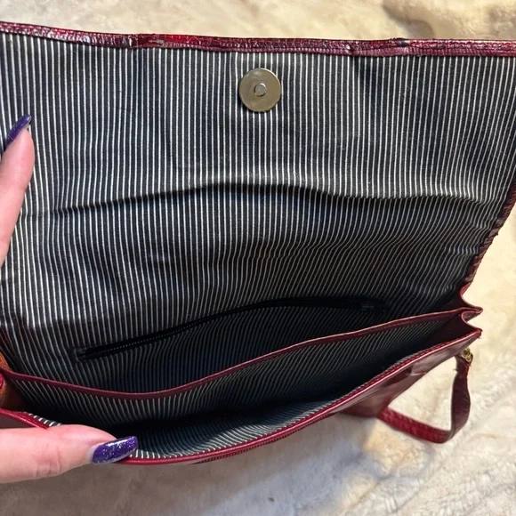 Vintage Crossbody Bag Red Snakeskin Print Gold-tone Hardware Vegan Patent Shiny - Picture 6 of 15